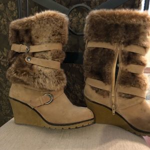 Boots with fur